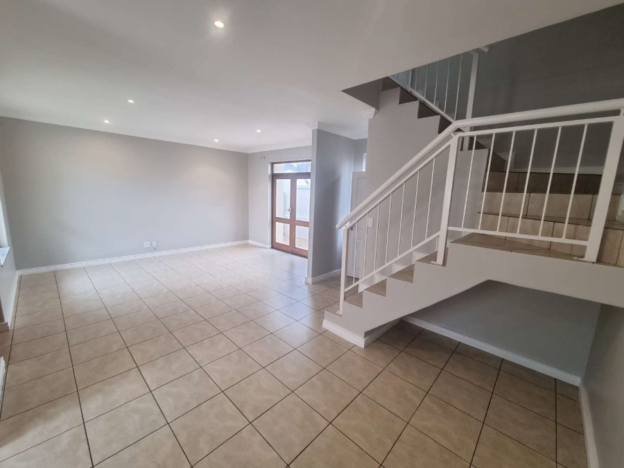 To Let 2 Bedroom Property for Rent in Royal Ascot Western Cape